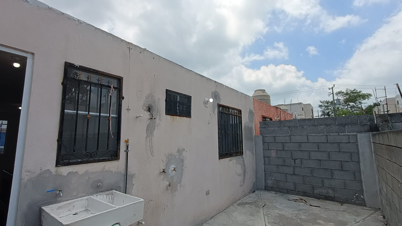 Casa en Venta en Los Cometas, Juárez | 2 Recámaras, Cochera