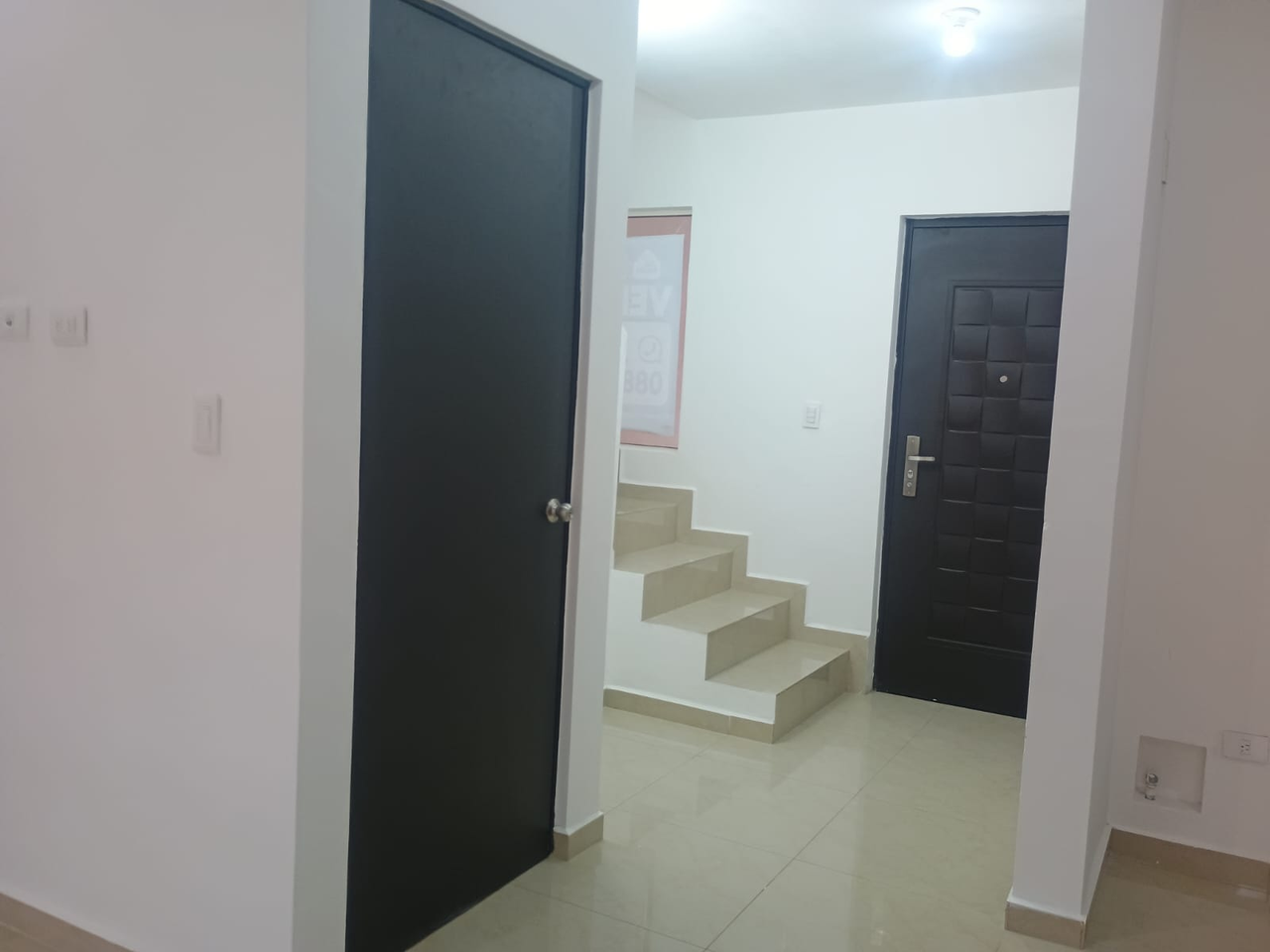 Casa en Venta en Valterra Residencial Sector Ámbar, Apodaca | 3 Plantas, 3 Recámaras – Foto 2 Casa en Venta en Valterra Residencial Sector Ámbar, Apodaca | 3 Plantas, 3 Recámaras