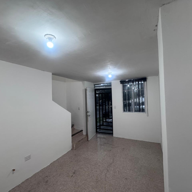 Casa en Venta en Valles de Oporto, Juárez | 2 Plantas, 2 Recámaras