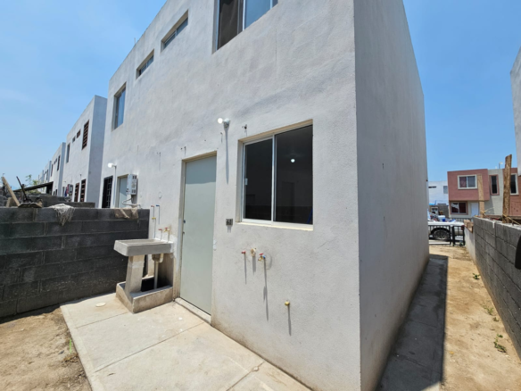 Casa en Venta en Fuentes de Castilla, Salinas Victoria | 2 Plantas, 2 Recámaras