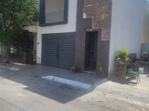 Casa en Venta en Fraccionamiento Mirador Huinalá, Apodaca | 2 Recámaras, 174 m²