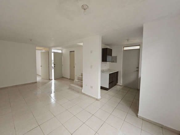 Casa en Venta en Parques Zafiro Azul Real, García | 3 Recámaras, 3 Baños