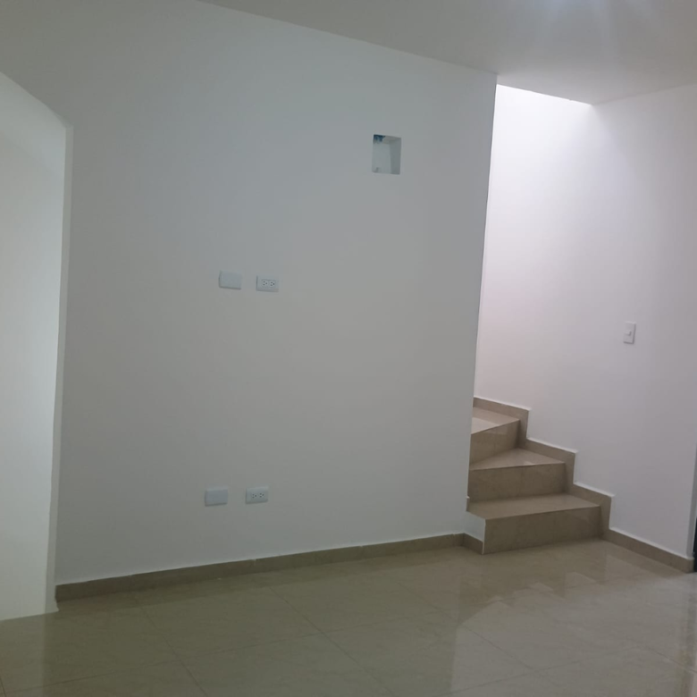 Casa en Venta en Valterra Residencial Sector Ámbar, Apodaca | 3 Plantas, 3 Recámaras