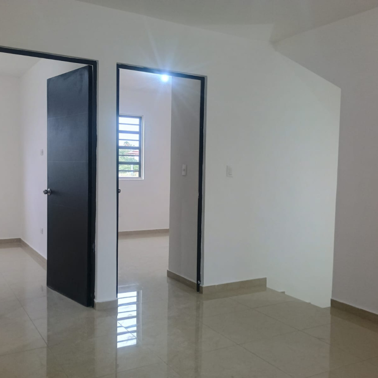 Casa en Venta en Valterra Residencial Sector Ámbar, Apodaca | 3 Plantas, 3 Recámaras