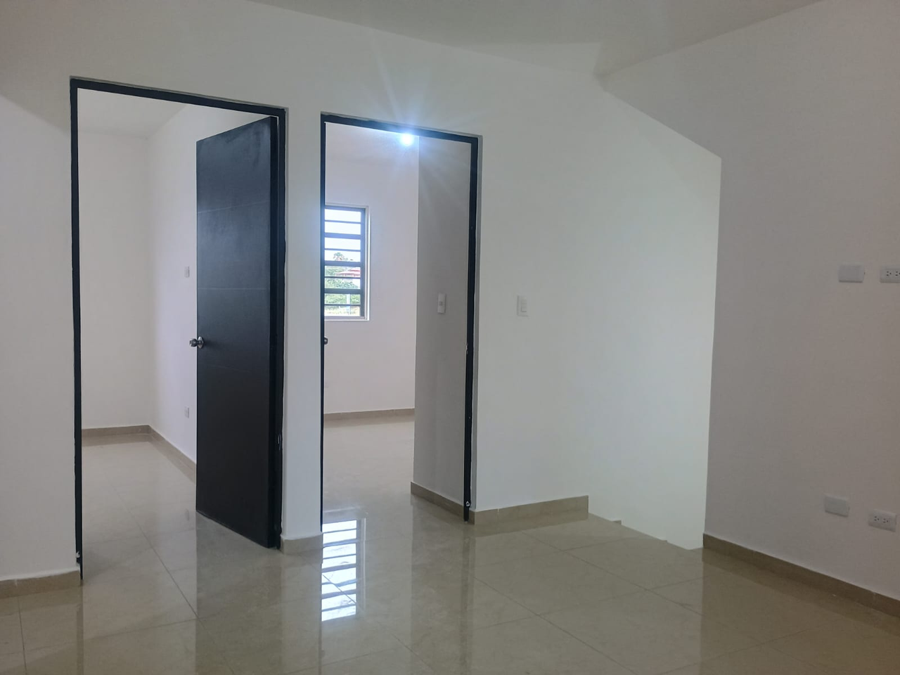 Casa en Venta en Valterra Residencial Sector Ámbar, Apodaca | 3 Plantas, 3 Recámaras – Foto 11 Casa en Venta en Valterra Residencial Sector Ámbar, Apodaca | 3 Plantas, 3 Recámaras