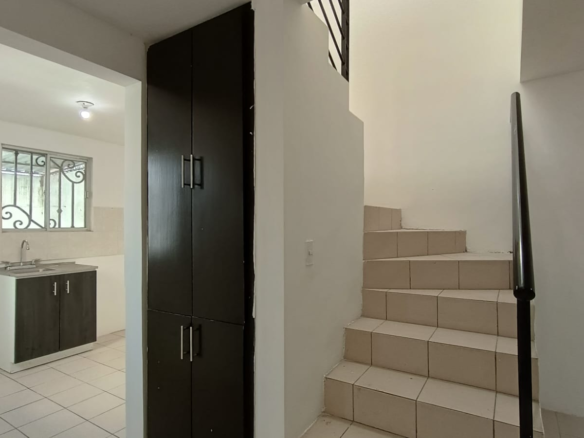 Casa en Venta en Villas de la Hacienda, Juárez | 2 Plantas, Cochera Doble