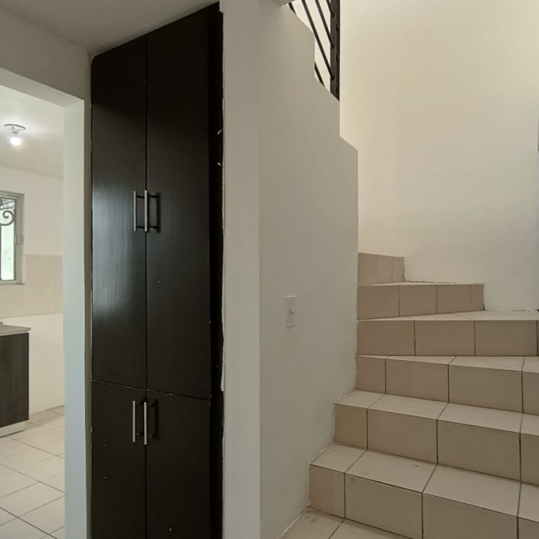 Casa en Venta en Villas de la Hacienda, Juárez | 2 Plantas, Cochera Doble