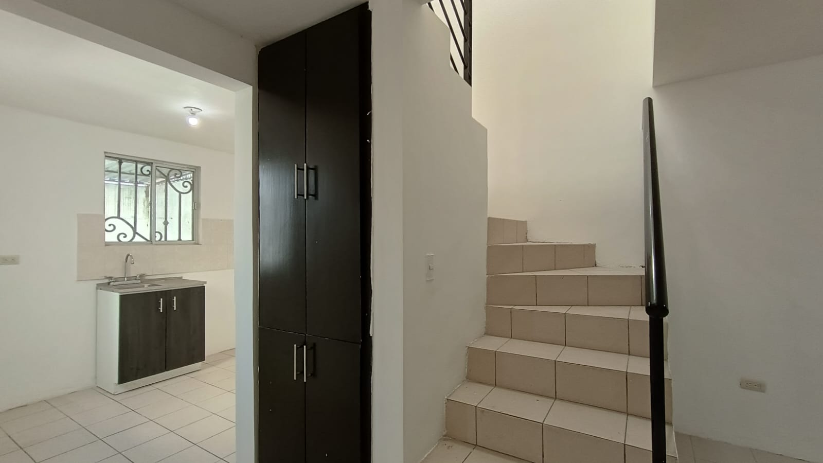 Casa en Venta en Villas de la Hacienda, Juárez | 2 Plantas, Cochera Doble