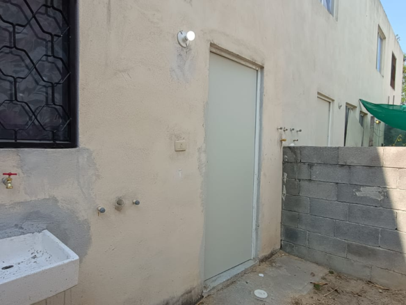 Casa en Venta en Residencial Los Ébanos, Juárez | 2 Recámaras, 2 Plantas