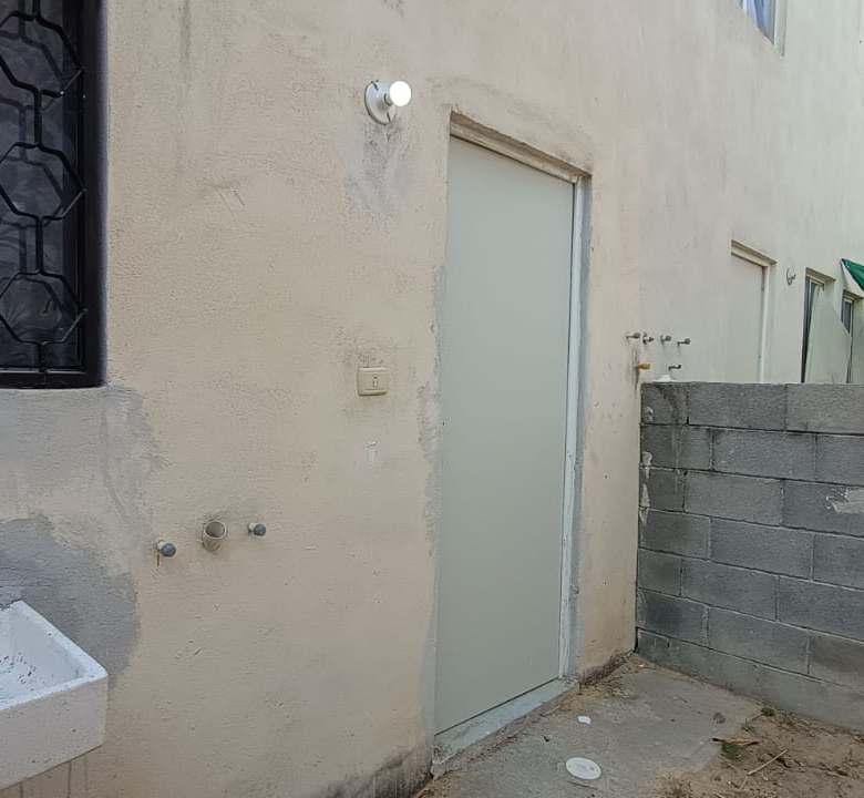 Casa en Venta en Residencial Los Ébanos, Juárez | 2 Recámaras, 2 Plantas