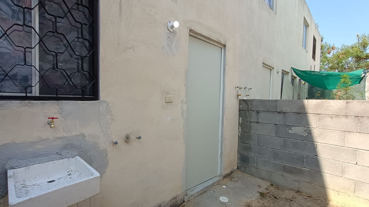 Casa en Venta en Residencial Los Ébanos, Juárez | 2 Recámaras, 2 Plantas