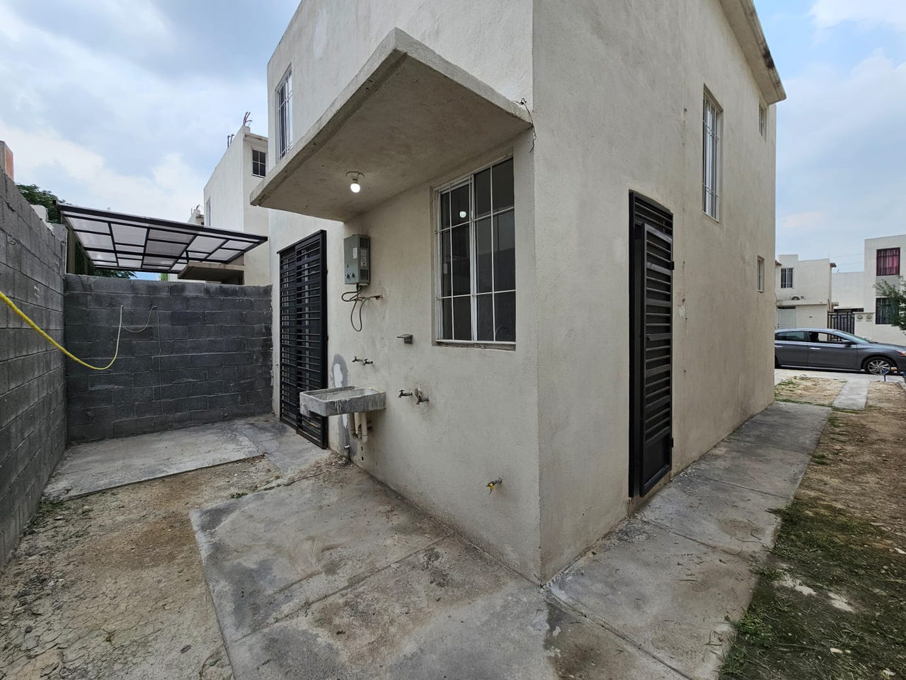 Casa en Venta en Parques Zafiro Azul Real, García | 3 Recámaras, 3 Baños
