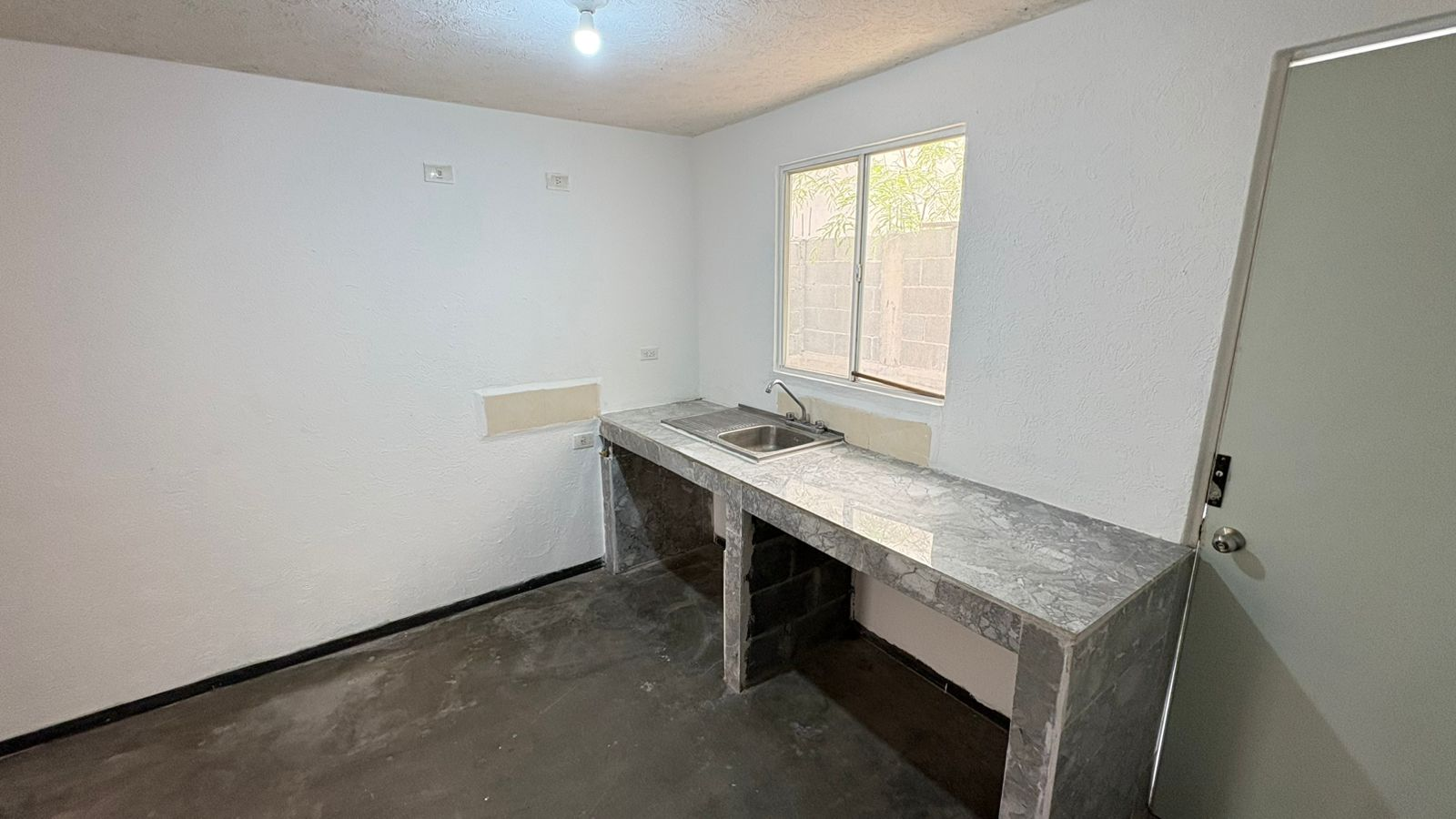 Casa en Venta en Bosques de Castilla, Salinas Victoria | 2 Plantas, 2 Recámaras