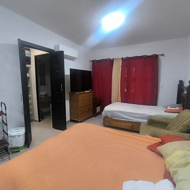 Casa de Lujo en Venta en Crystal Lagoons (Moderno Apodaca), Apodaca | 340 m², 4 Recámaras