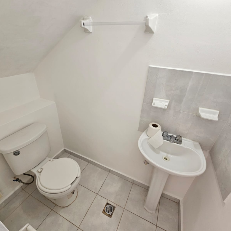 Casa en Venta en Parques Diamante, García | 2 Plantas, 2 Recámaras