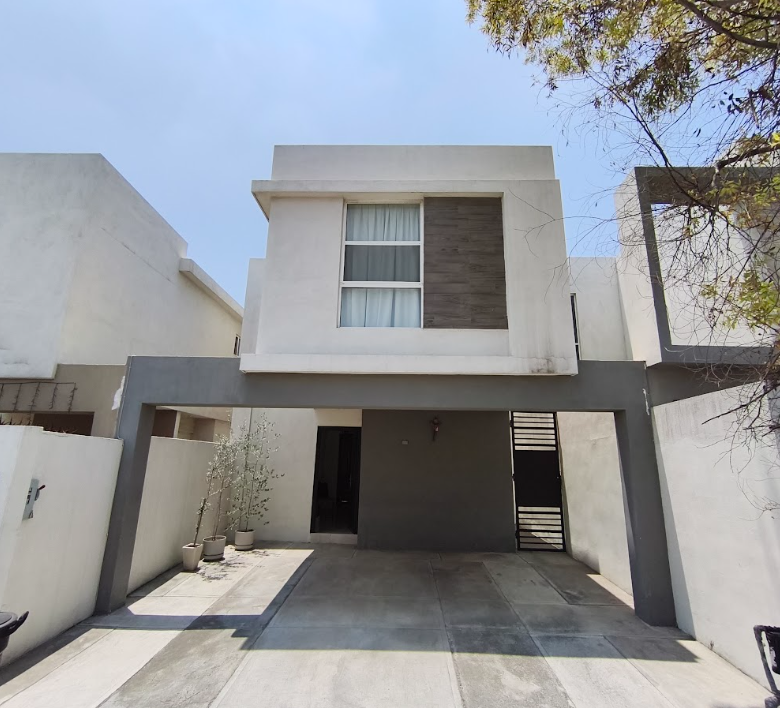 Casa en Venta en Fraccionamiento Samsara (Sector Bellini), García | 3 Recámaras con Alberca