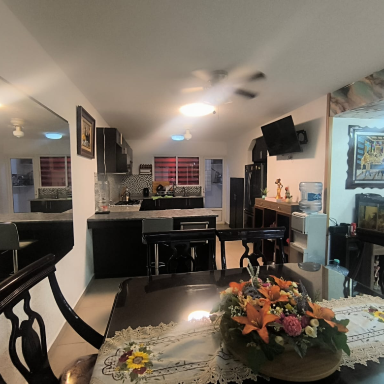 Casa de Lujo en Venta en Crystal Lagoons (Moderno Apodaca), Apodaca | 340 m², 4 Recámaras