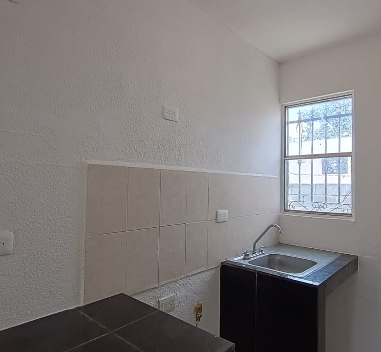 Casa en Venta en Los Cometas, Juárez | 2 Recámaras, Cochera