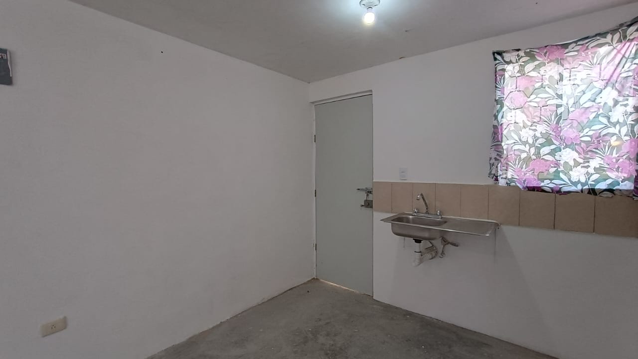 Casa en Venta en Residencial Los Ébanos, Juárez | 2 Recámaras, 2 Plantas
