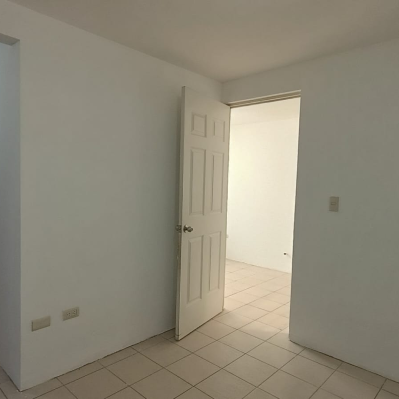 Casa en Venta en Villas de la Hacienda, Juárez | 2 Plantas, Cochera Doble