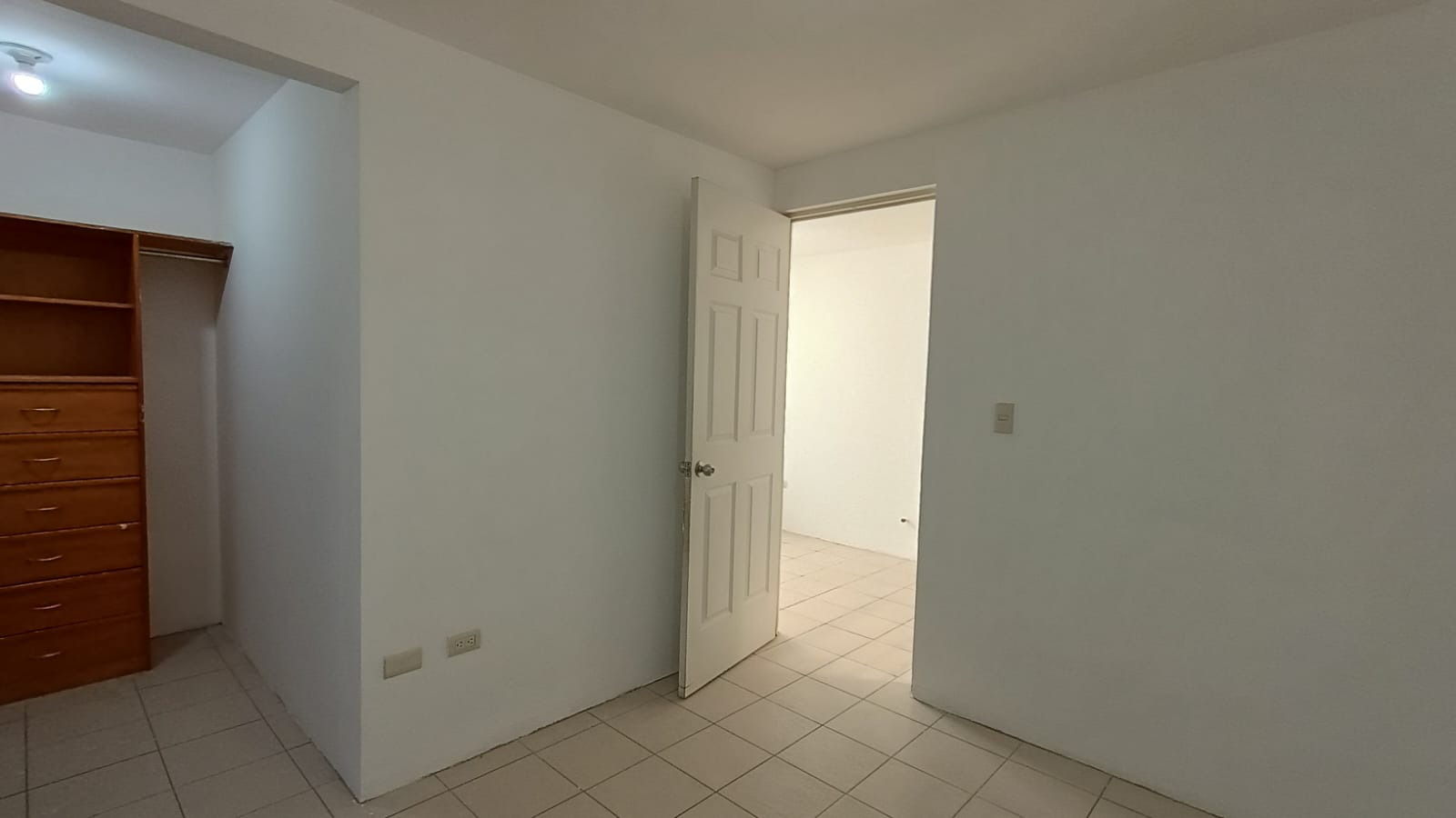 Casa en Venta en Villas de la Hacienda, Juárez | 2 Plantas, Cochera Doble