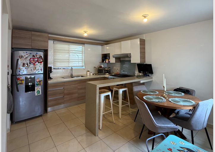 Casa en Venta en Fraccionamiento Santa María, García | 2 Plantas con Cocina Integral