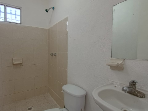 Casa en Venta en Los Cometas, Juárez | 2 Recámaras, Cochera