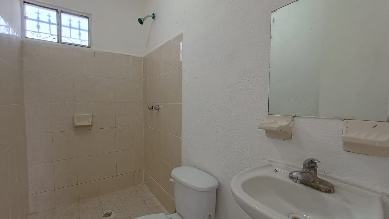 Casa en Venta en Los Cometas, Juárez | 2 Recámaras, Cochera