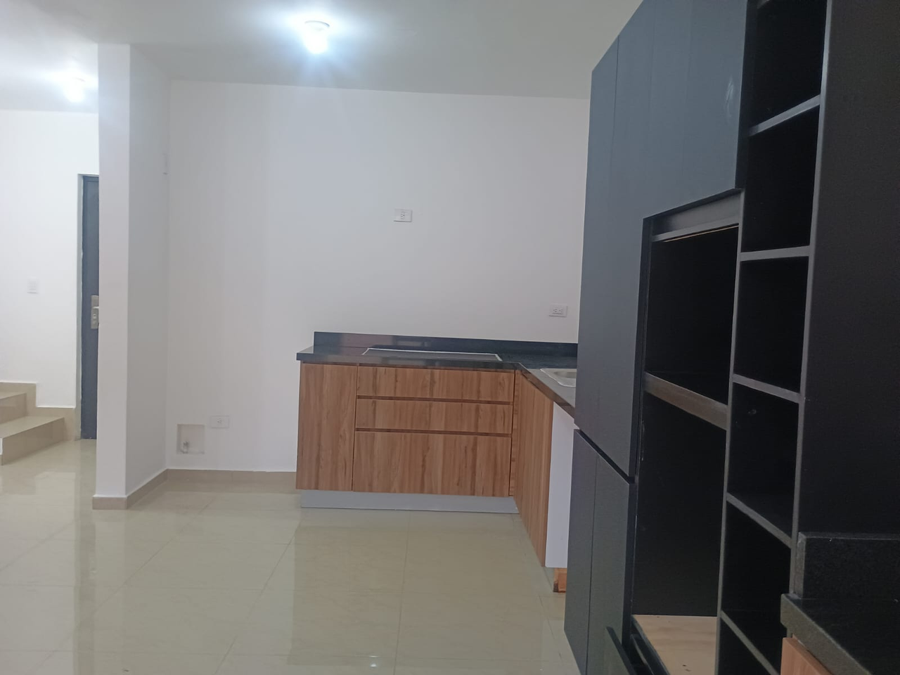 Casa en Venta en Valterra Residencial Sector Ámbar, Apodaca | 3 Plantas, 3 Recámaras – Foto 6 Casa en Venta en Valterra Residencial Sector Ámbar, Apodaca | 3 Plantas, 3 Recámaras