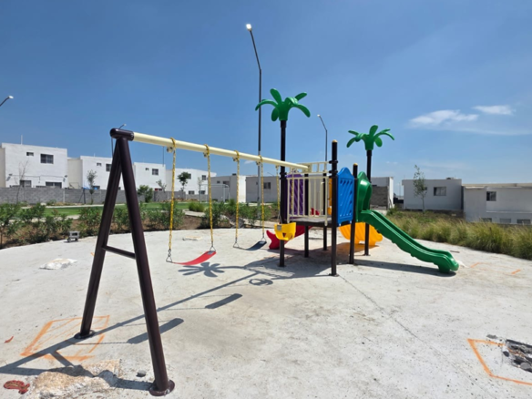 Casa en Venta en Laderas de la Silla, Juárez | 2 Plantas, Cochera Doble