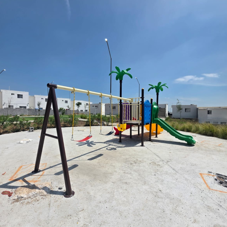 Casa en Venta en Laderas de la Silla, Juárez | 2 Plantas, Cochera Doble