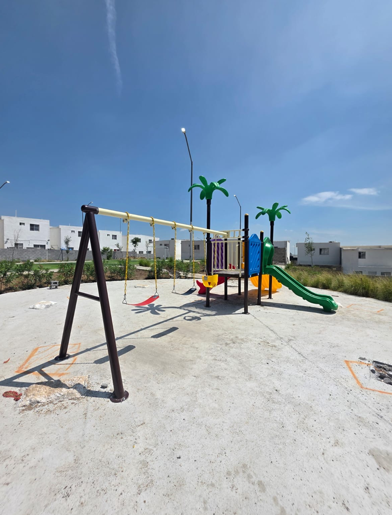 Casa en Venta en Laderas de la Silla, Juárez | 2 Plantas, Cochera Doble