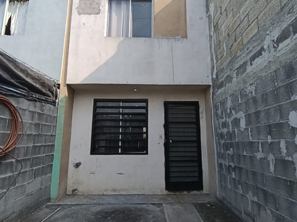 Casa en Venta en Valle del Roble, Cadereyta Jiménez | 2 Plantas, 2 Recámaras