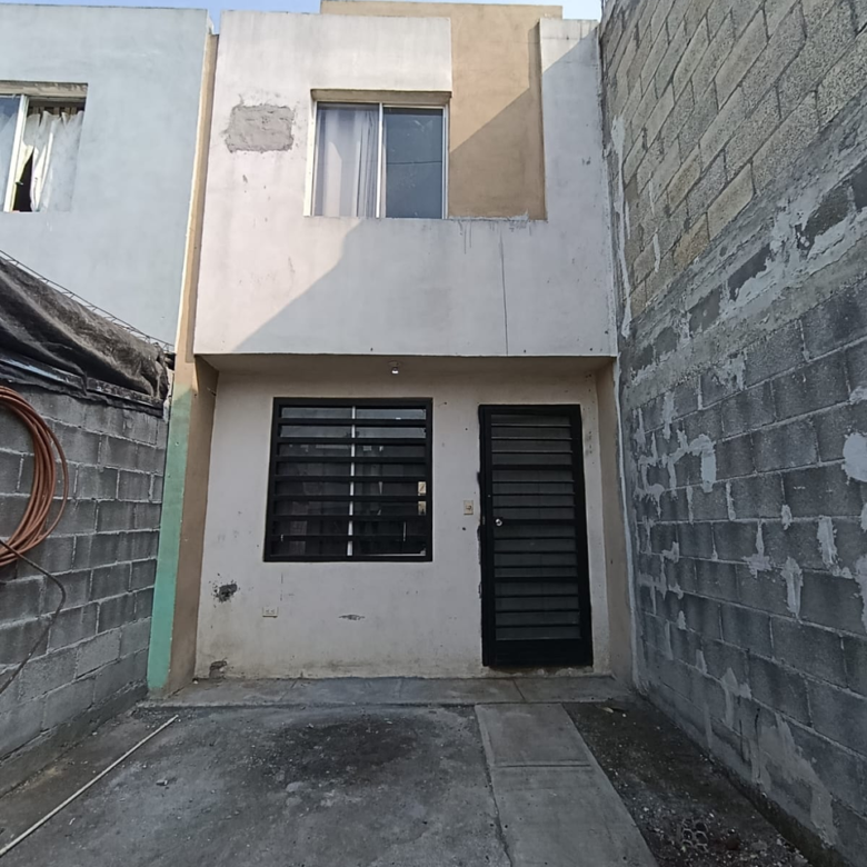 Casa en Venta en Valle del Roble, Cadereyta Jiménez | 2 Plantas, 2 Recámaras