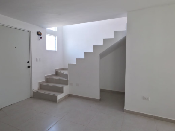 Casa en Venta en Valle Condesa (Sector Britania), Juárez | 2 Plantas, 2 Recámaras