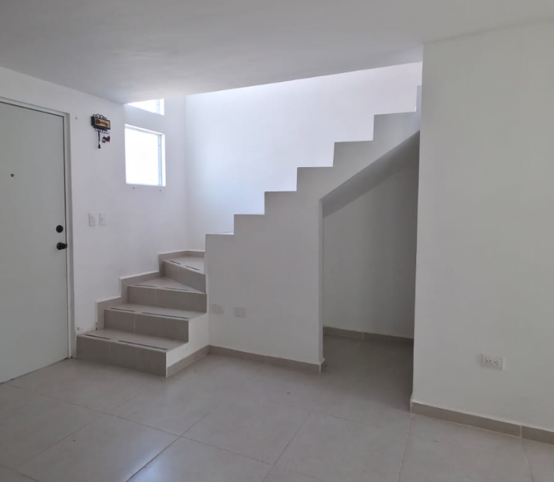 Casa en Venta en Valle Condesa (Sector Britania), Juárez | 2 Plantas, 2 Recámaras