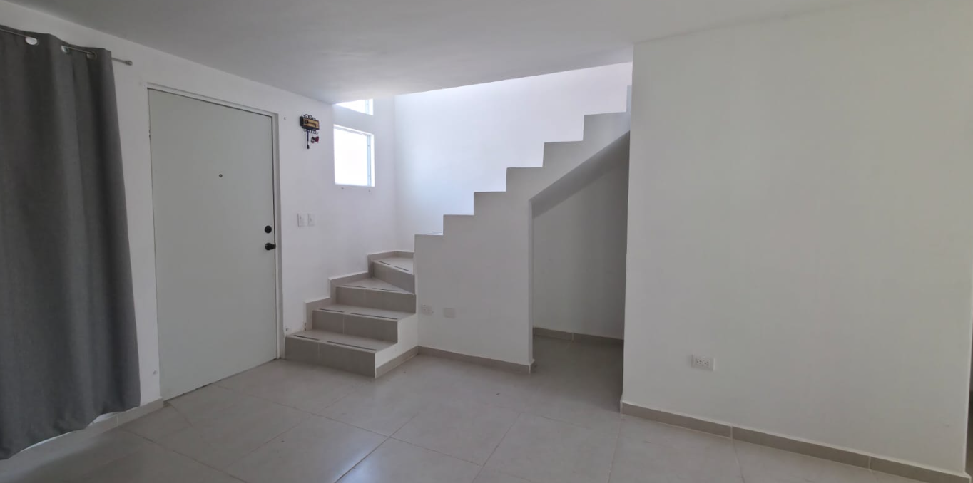 Casa en Venta en Valle Condesa (Sector Britania), Juárez | 2 Plantas, 2 Recámaras – Foto 2 Casa en Venta en Valle Condesa (Sector Britania), Juárez | 2 Plantas, 2 Recámaras