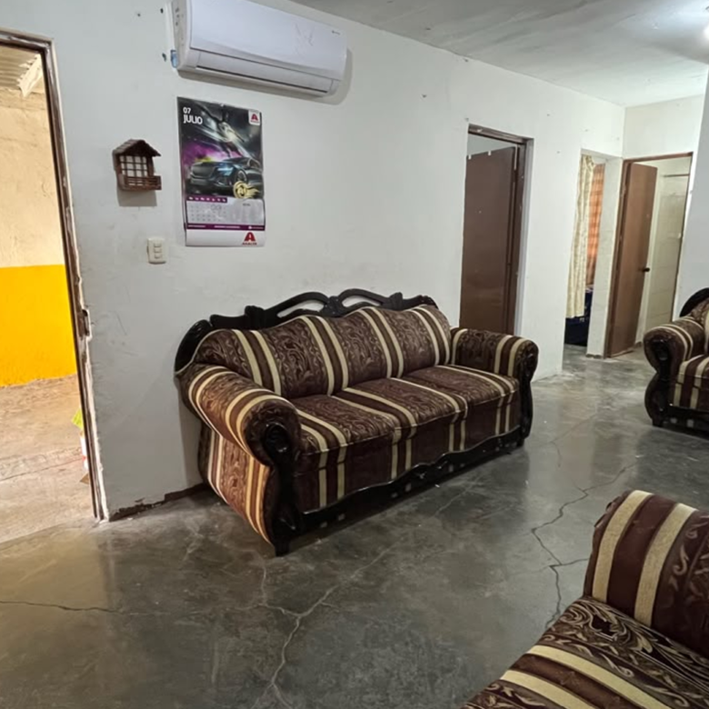 Casa en Venta en Villa de los Ayala, General Escobedo | 1 Planta, 2 Recámaras