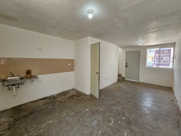 Casa en Venta en Fuentes de Castilla, Salinas Victoria | 2 Plantas, 2 Recámaras