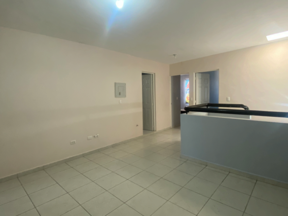 Casa en Venta en Fraccionamiento Almería, Apodaca | 4 Recámaras, 190 m²