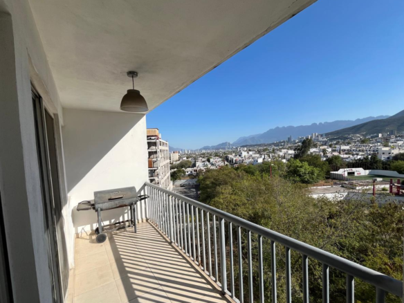 Departamento en Venta en Las Joyas de Cumbres (4to Sector), Monterrey | 2 Recámaras con Alberca