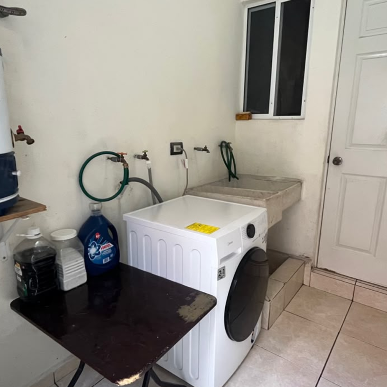 Casa en Venta en Pedregal La Huasteca, Santa Catarina | 3 Recámaras + Estudio