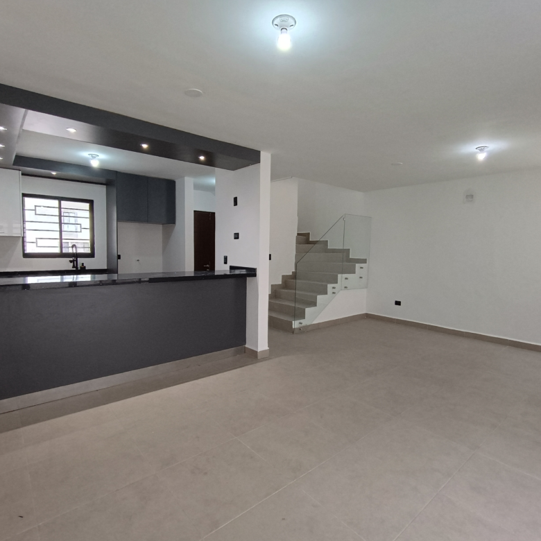 Casa en Venta en Ayucca Residencial (Mitras Poniente), García | 3 Recámaras con Cocina Integral