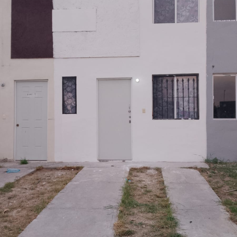 Casa en Venta en Residencial Los Ébanos, Juárez | 2 Recámaras, 2 Plantas