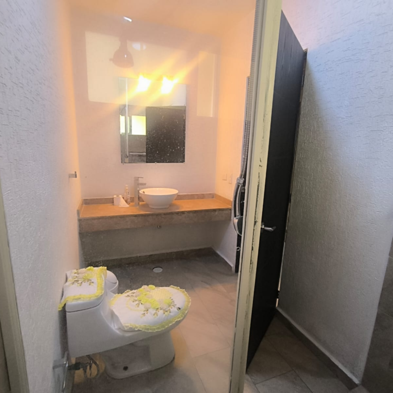 Casa de Lujo en Venta en Crystal Lagoons (Moderno Apodaca), Apodaca | 340 m², 4 Recámaras