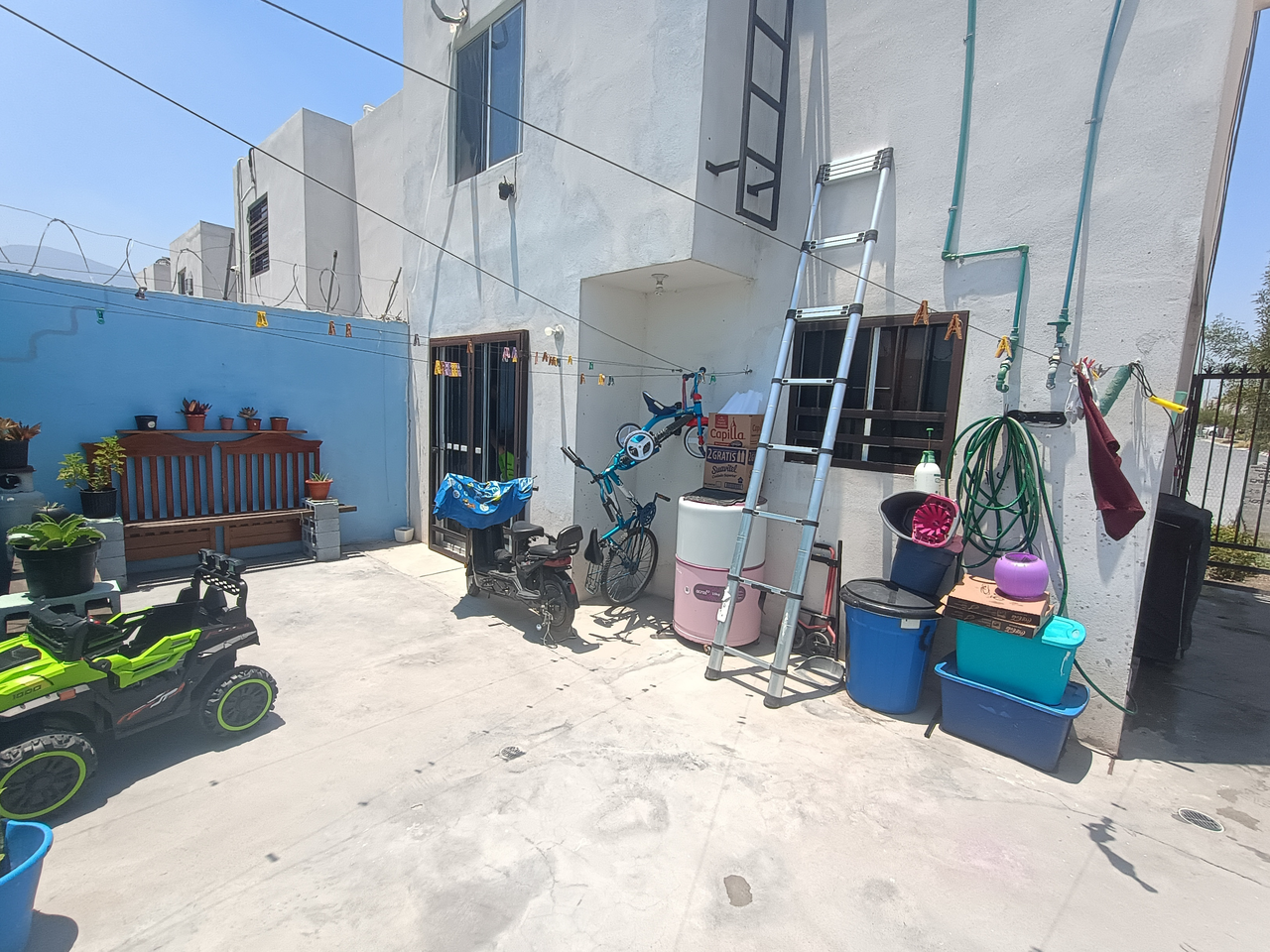 Casa en Venta en Vistas de las Mitras, García | 2 Niveles, 2 Recámaras
