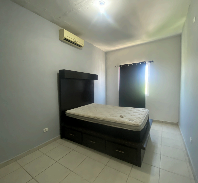 Casa en Venta en Fraccionamiento Almería, Apodaca | 4 Recámaras, 190 m²