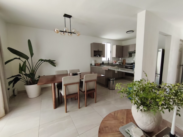 Casa en Venta en Fraccionamiento Samsara (Sector Bellini), García | 3 Recámaras con Alberca