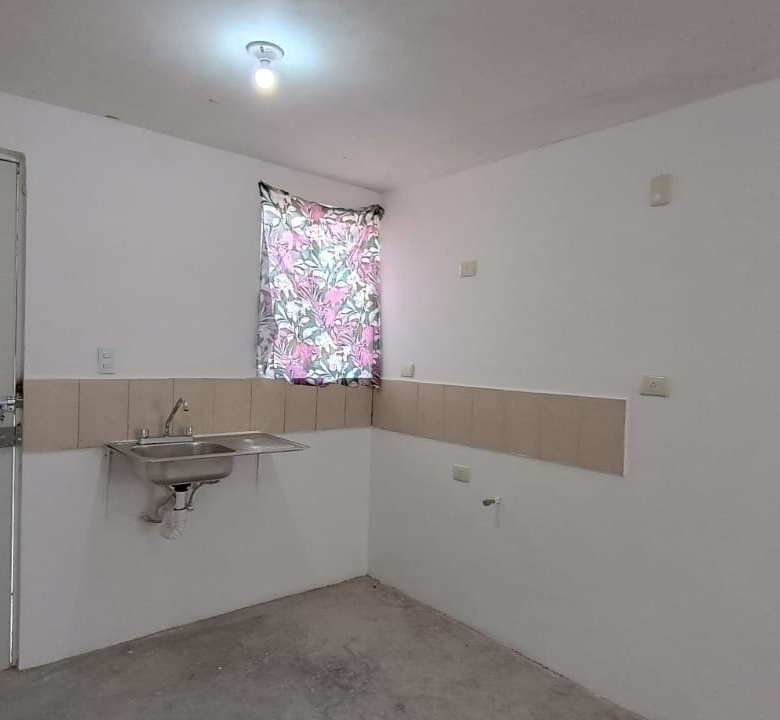 Casa en Venta en Residencial Los Ébanos, Juárez | 2 Recámaras, 2 Plantas