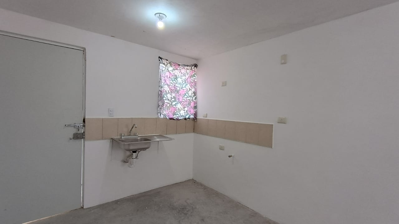 Casa en Venta en Residencial Los Ébanos, Juárez | 2 Recámaras, 2 Plantas